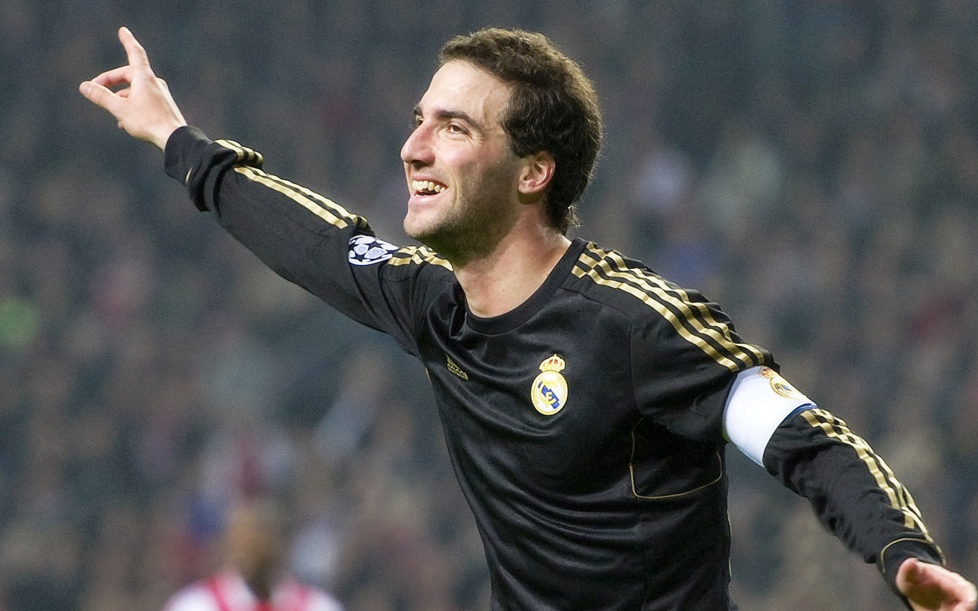 《每日邮报》：荷兰女足在预选赛中表现出色，荷兰女足无冕之王