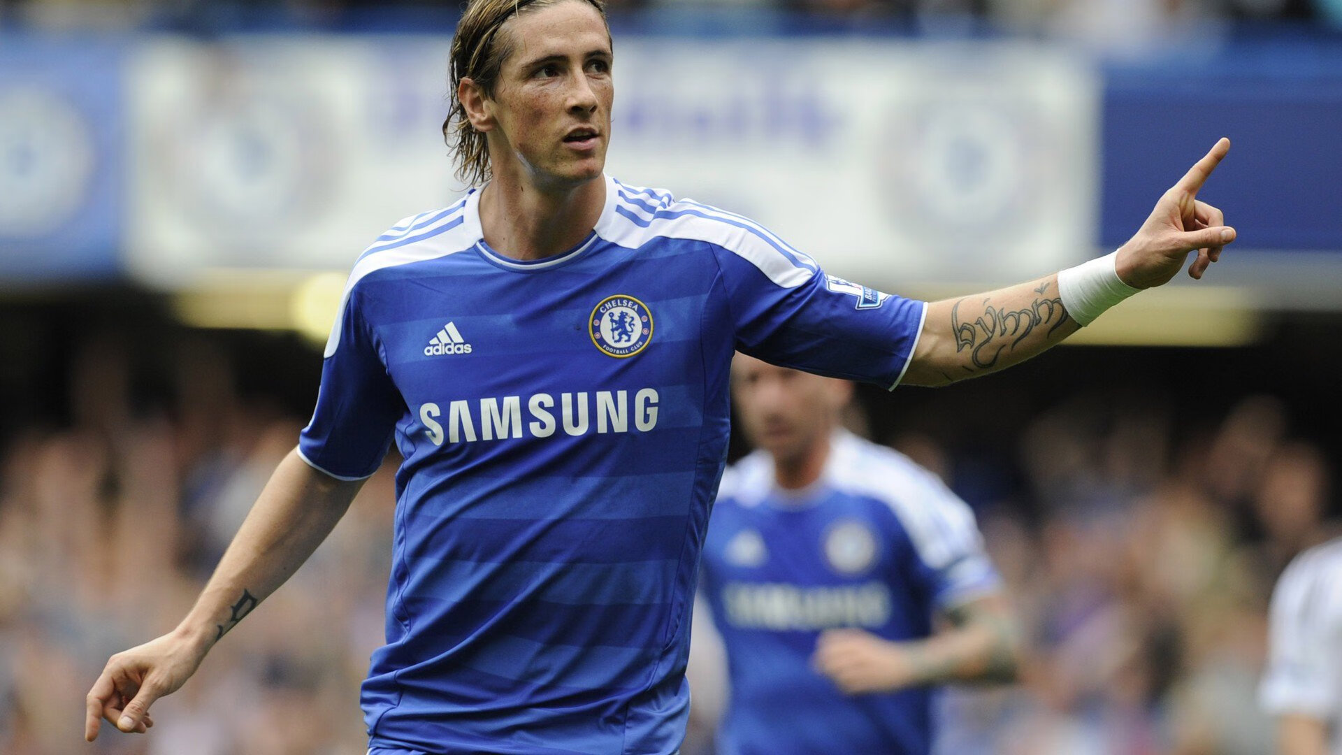 爱游戏直播-山东泰山锋线射手关键时刻发威，泰山峰顶叫什么名字